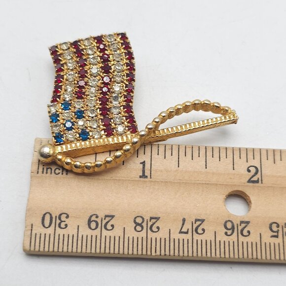 Vintage Rhinestone American Flag Brooch Pin Gold-Tone Patriotic July 4th Jewelry - Picture 5 of 5